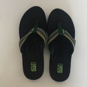 Like new! Teva Mush Flip Flops